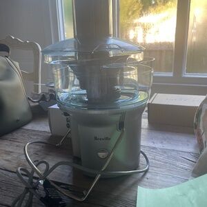 Beville juicer